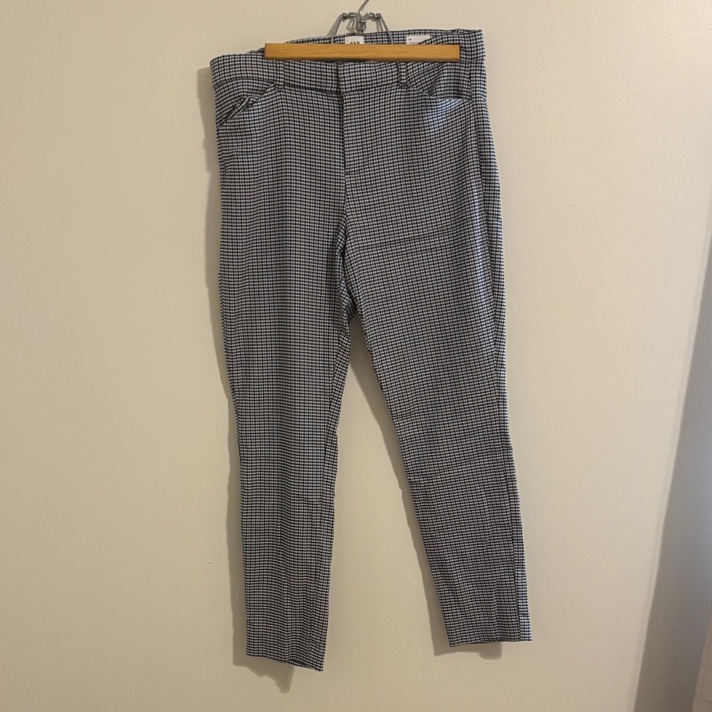 GAP Women's Black and White Checkered Ankle Pants